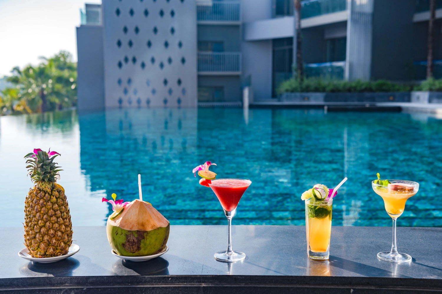 Swim-up Bar